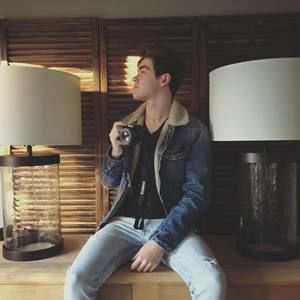 Meet your Posher, Cory